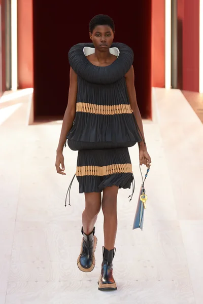 Look 3